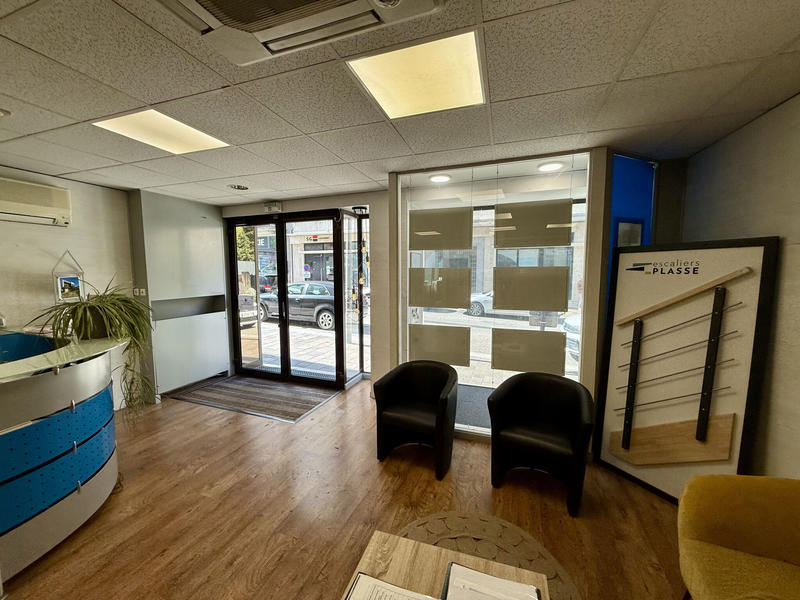 Local commercial - 111 m²