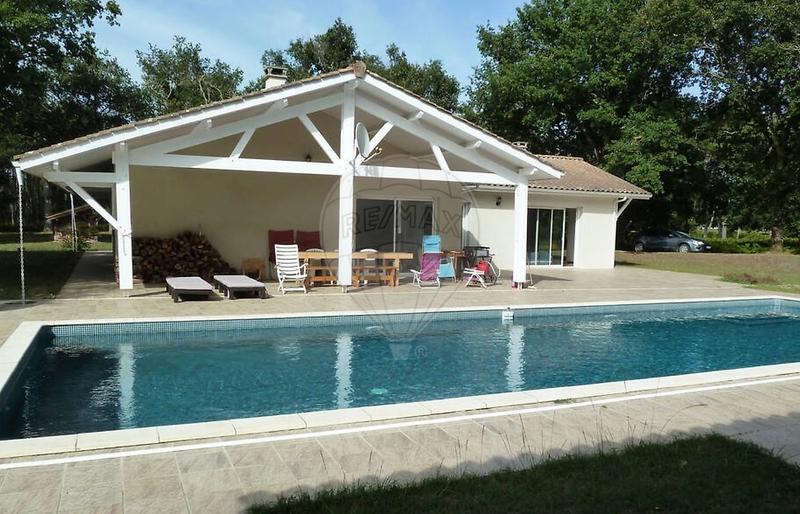 Propriété - 284 m² - 10 pièces