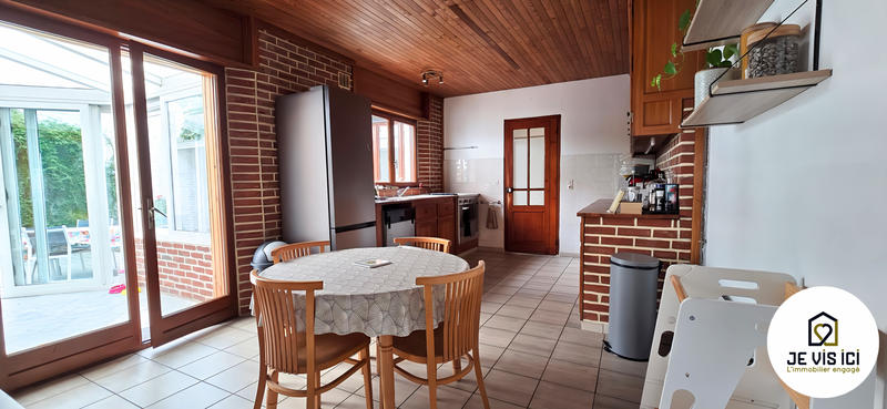 Maison - 230 m² - 10 pièces