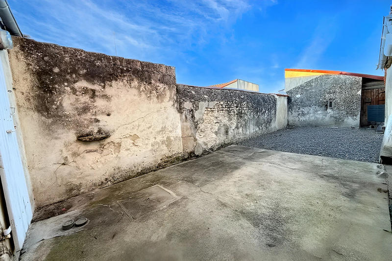 Maison - 229 m² - 9 pièces