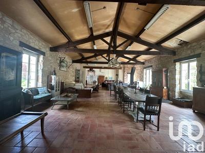 Maison - 460 m² - 16 pièces