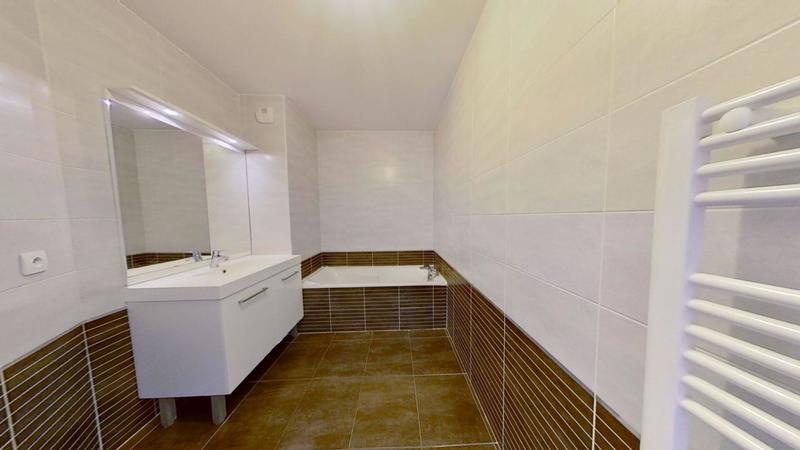 Appartement - 84 m² - 4 pièces