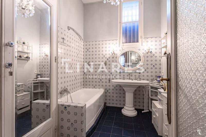 Appartement - 204 m² - 6 pièces