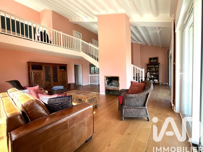 Maison de maîtres - 244 m² - 7 pièces