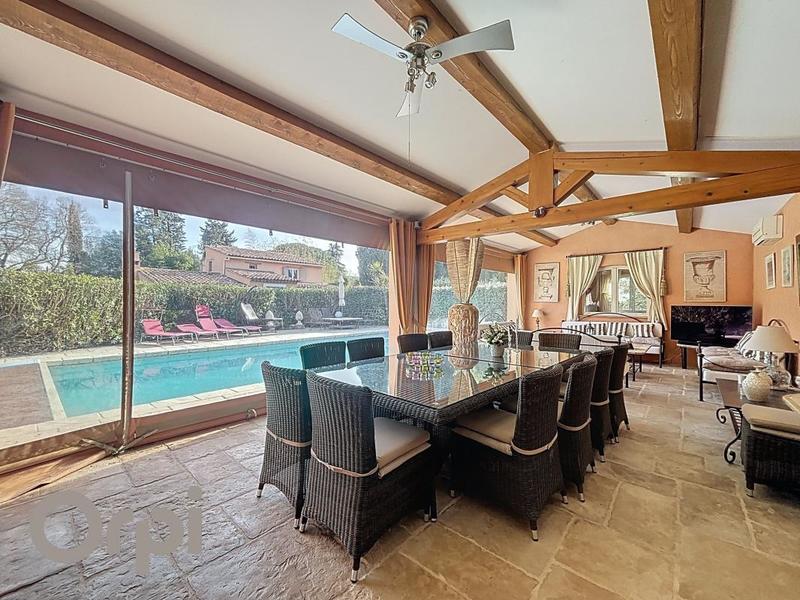 Maison - 189 m² - 6 pièces