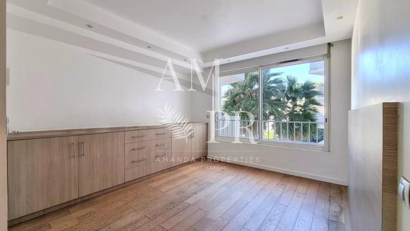 Appartement - 136 m² - 5 pièces
