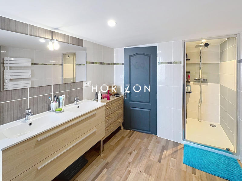 Appartement - 84 m² - 2 pièces