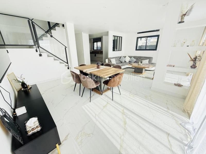 Maison - 149 m² - 6 pièces