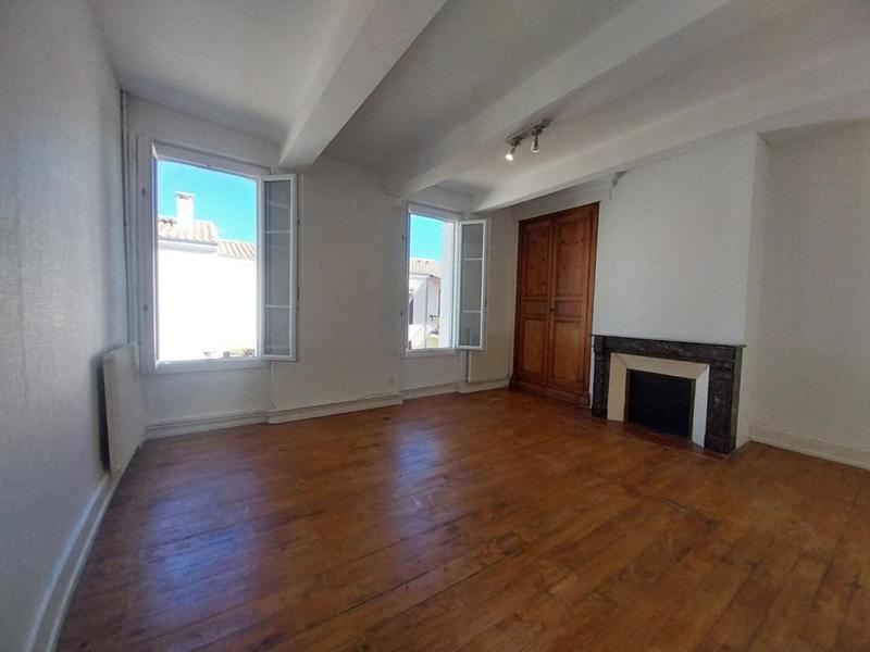 Maison - 287 m² - 9 pièces