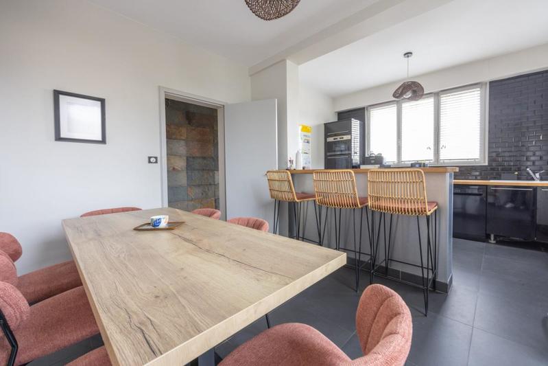 Maison - 285 m² - 11 pièces