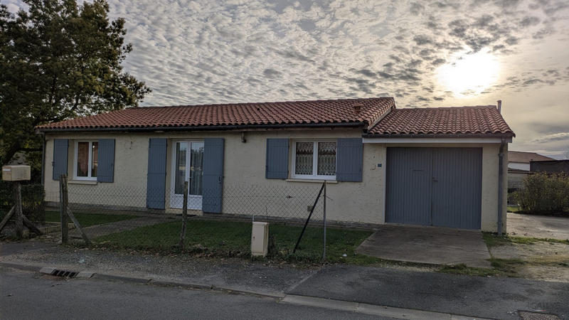 Maison - 90 m² - 5 pièces