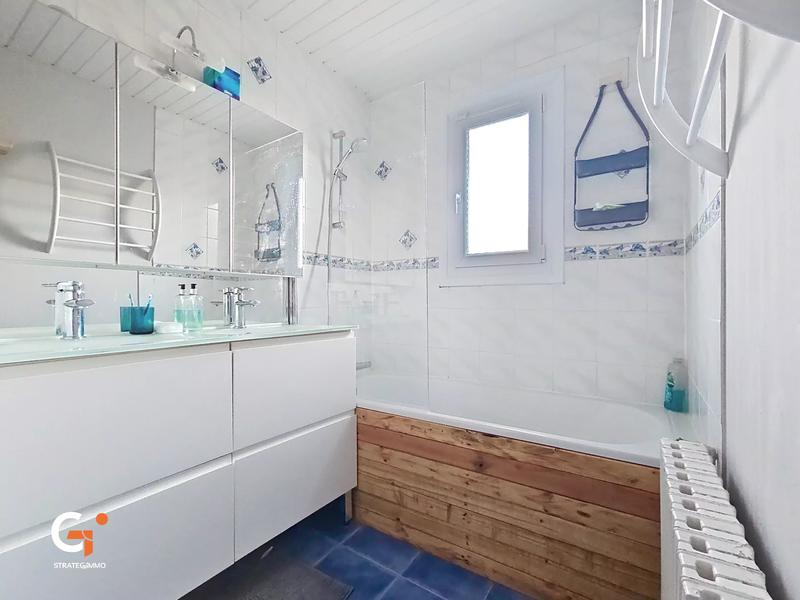 Maison - 104 m² - 4 pièces