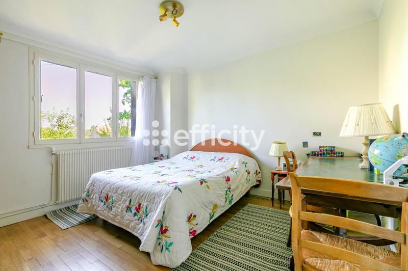 Pavillon - 223 m² - 7 pièces