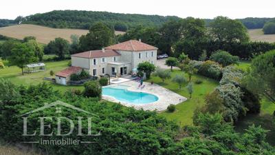 Propriété - 400 m² - 6 pièces