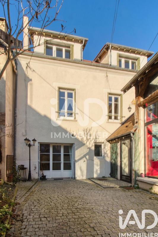 Maison - 167 m² - 6 pièces