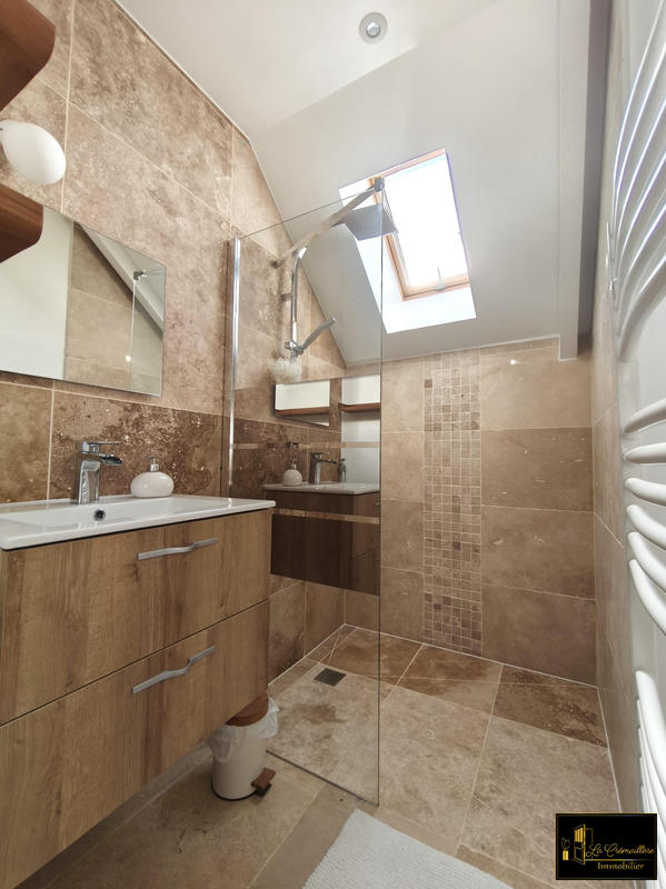 Maison contemporaine - 216 m² - 8 pièces