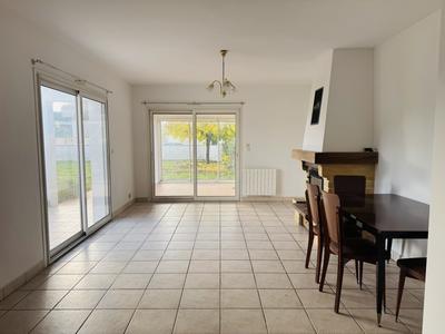 Maison traditionnelle - 85 m² - 3 pièces