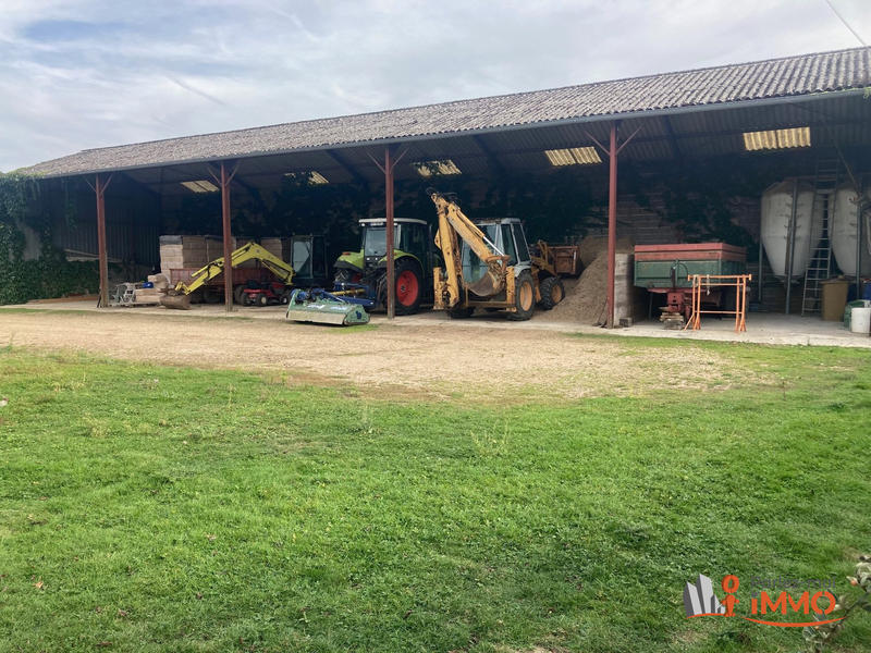 Maison - 335 m² - 12 pièces