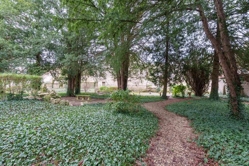 Maison - 240 m² - 10 pièces