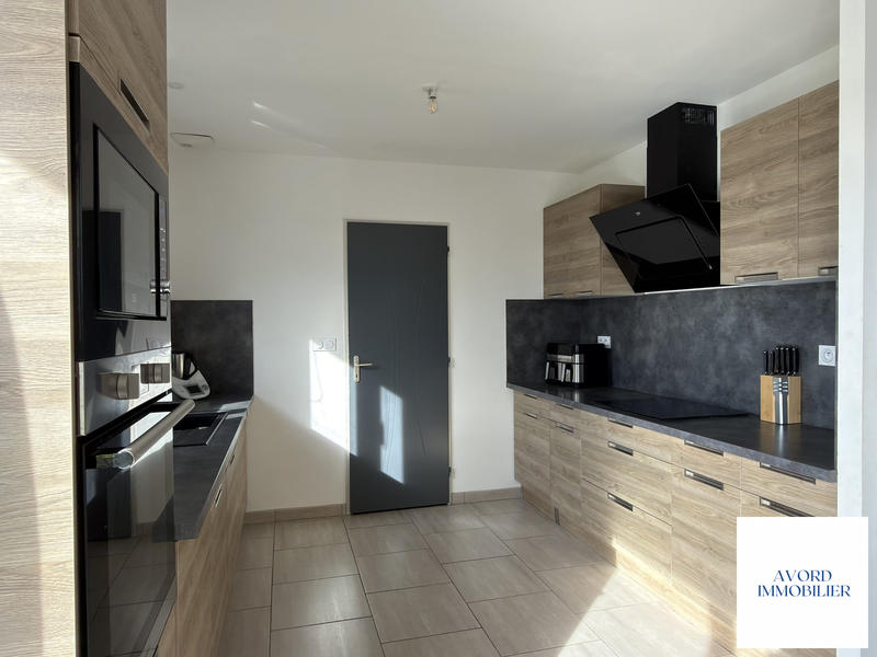 Maison - 96 m² - 4 pièces