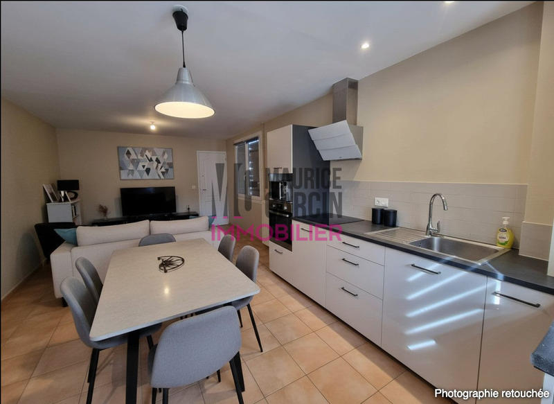 Maison - 210 m² - 8 pièces