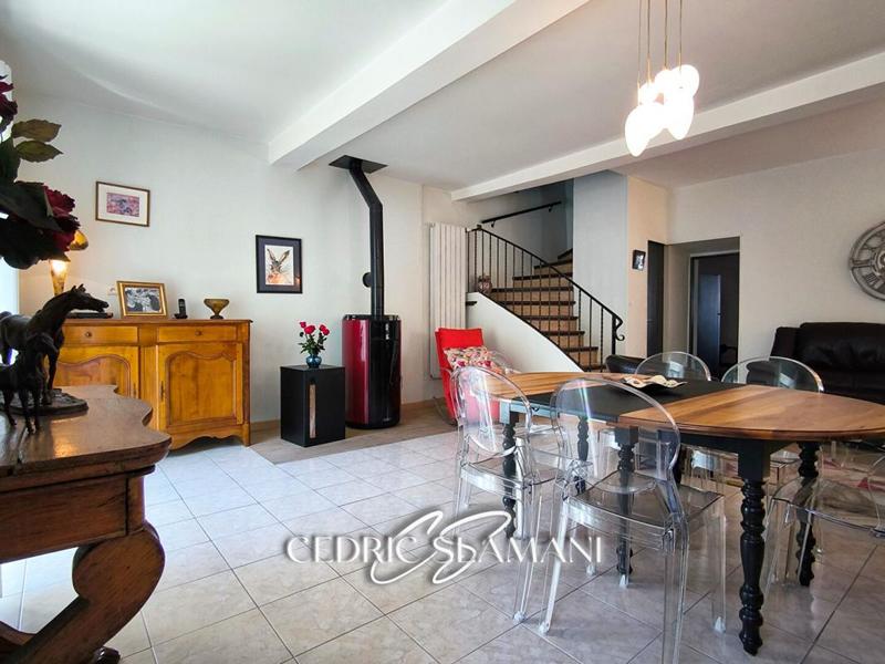 Maison - 195 m² - 7 pièces