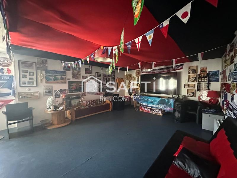 Maison - 212 m² - 6 pièces