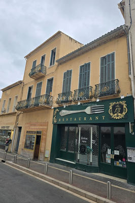 Maison - 300 m² - 14 pièces