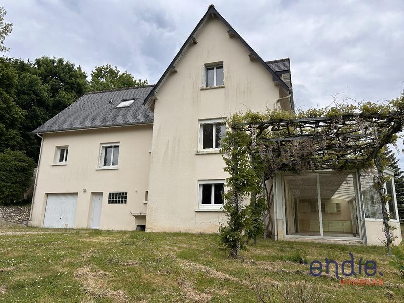 Maison - 240 m² - 10 pièces