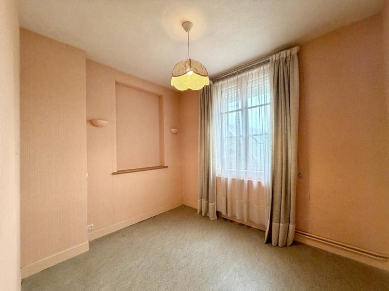 Maison - 167 m² - 8 pièces