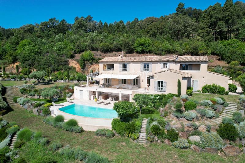 Villa - 247 m² - 7 pièces