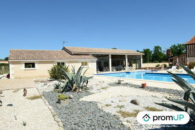 Maison - 780 m² - 18 pièces