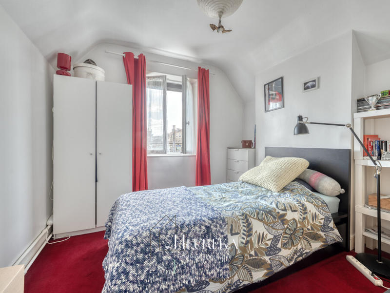 Maison - 180 m² - 7 pièces