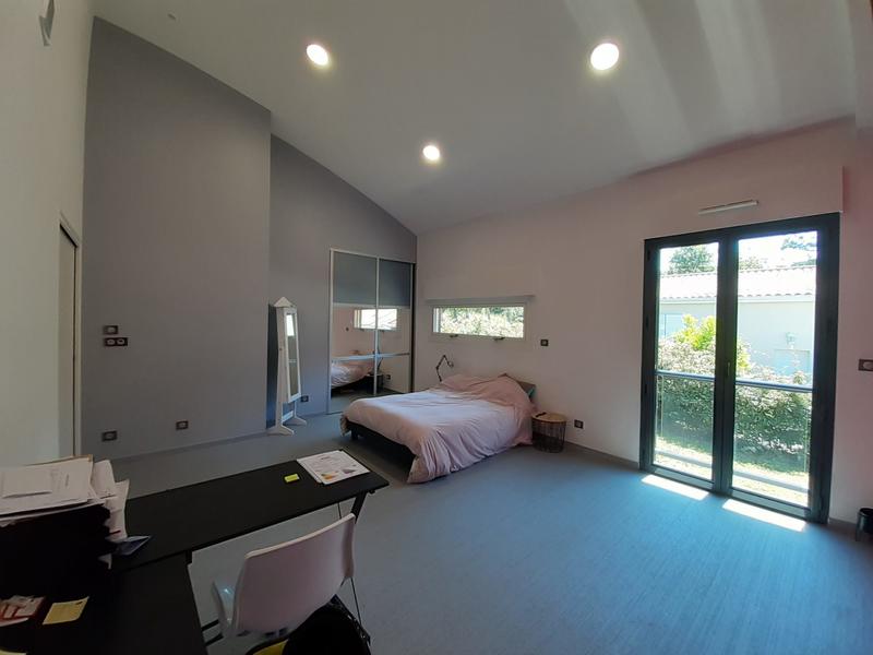 Maison contemporaine - 255 m² - 7 pièces