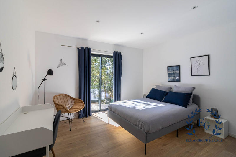 Maison contemporaine - 300 m² - 10 pièces