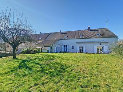 Maison - 178 m² - 8 pièces