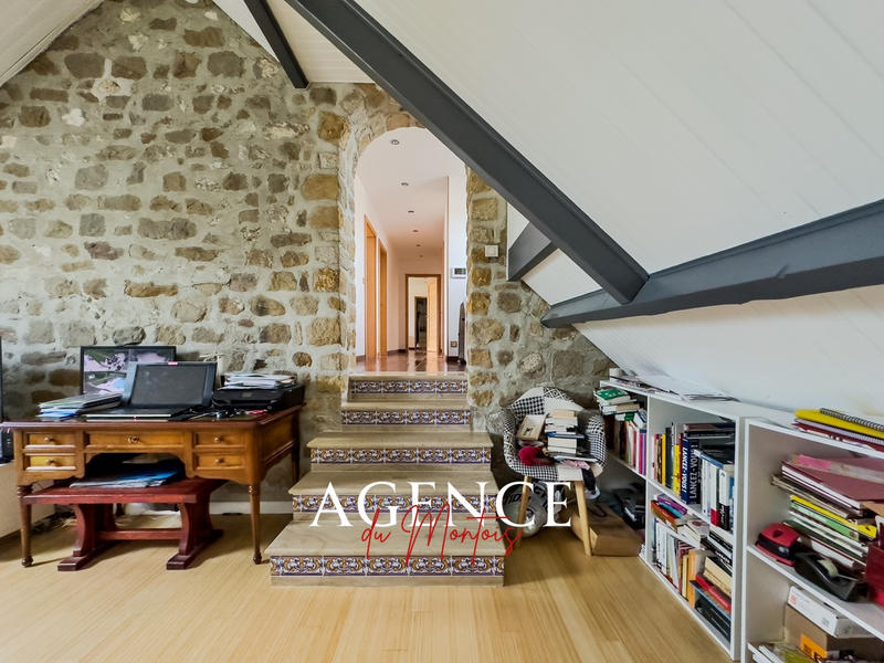 Maison - 232 m² - 7 pièces