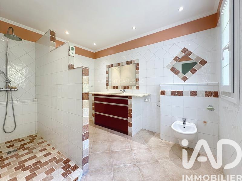 Maison - 195 m² - 6 pièces