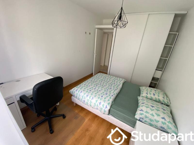 Chambre - 11 m² - 1 pièce