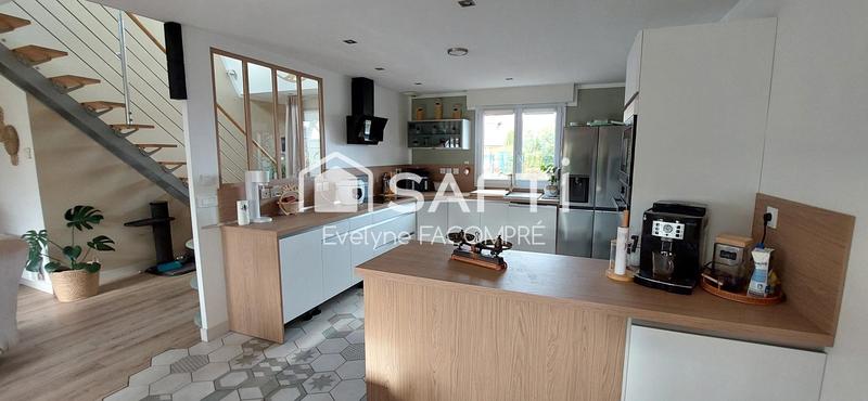 Maison - 152 m² - 9 pièces