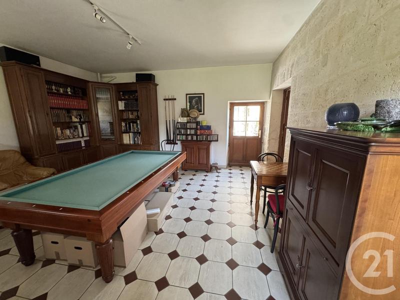 Maison - 210 m² - 7 pièces