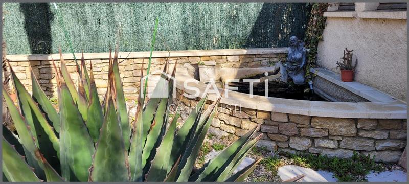 Maison - 234 m² - 9 pièces