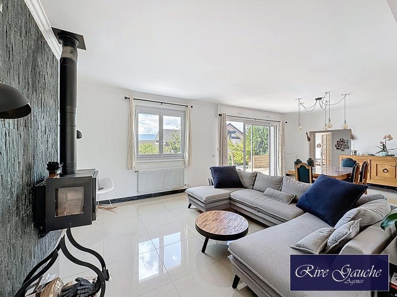 Maison - 267 m² - 7 pièces