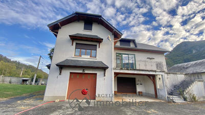 Maison - 265 m² - 11 pièces