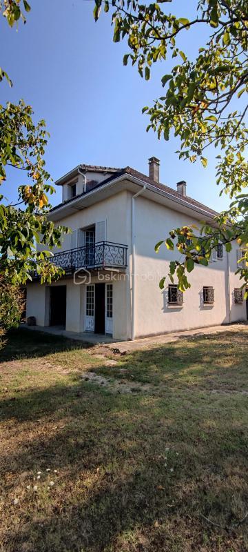 Demeure - 130 m² - 7 pièces