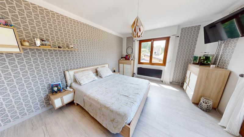 Maison - 204 m² - 8 pièces