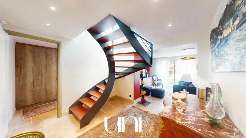 Maison - 185 m² - 6 pièces