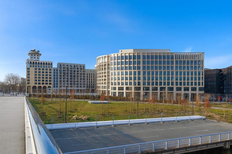 Local commercial - 211 m²