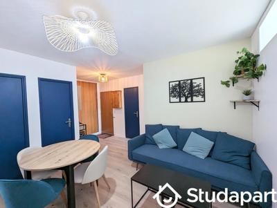 Chambre - 11 m² - 1 pièce