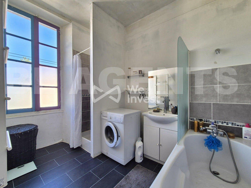 Maison - 322 m² - 9 pièces